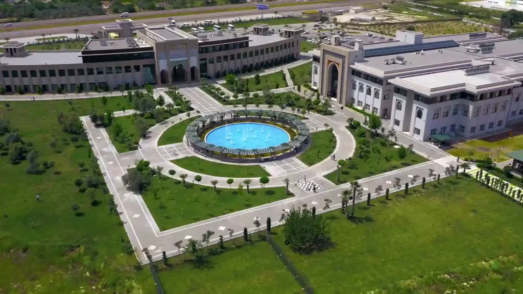 Jurusan dan Biaya Kuliah Izmir Katip Celebi University 2026/2027