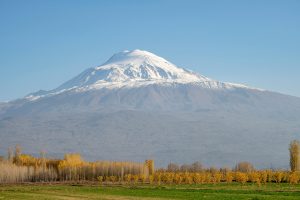 Gunung Ararat Turki: Puncak Tertinggi yang Penuh Misteri dan Keindahan